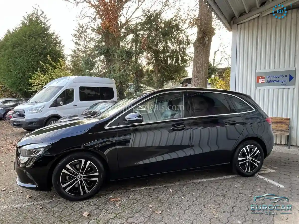 Mercedes-Benz B 180