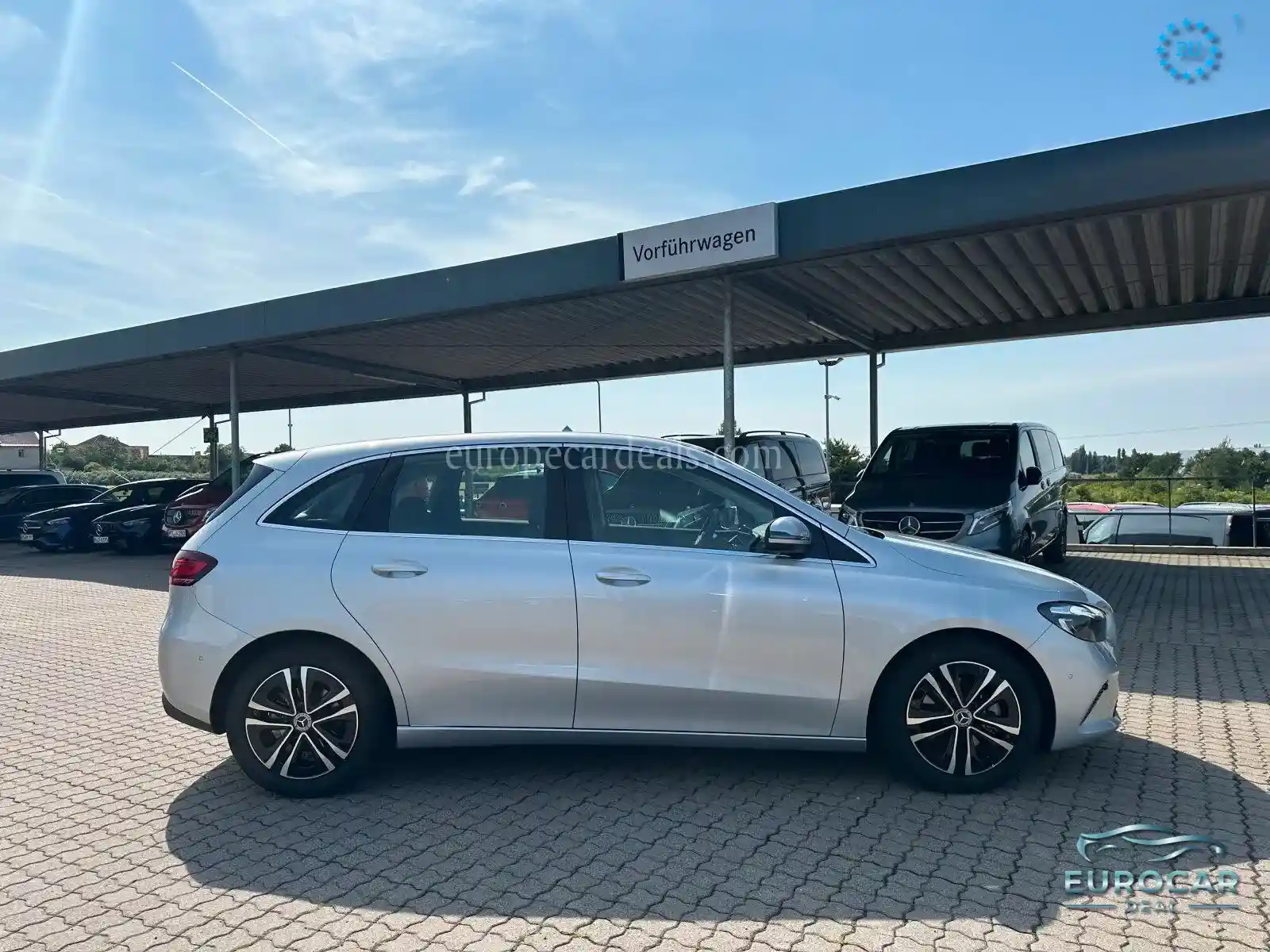 Mercedes-Benz B 180