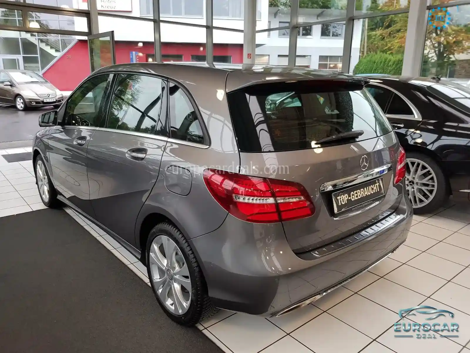 Mercedes-Benz B 180