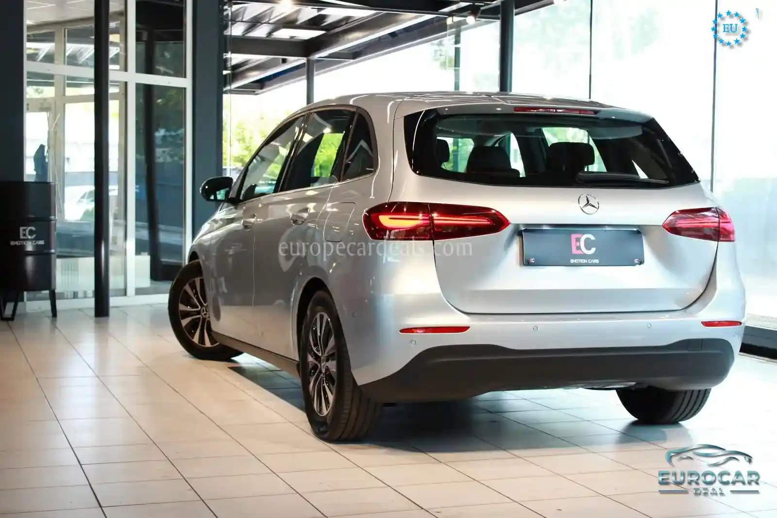 Mercedes-Benz B 180