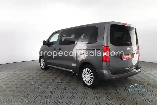 Toyota Proace (Verso)