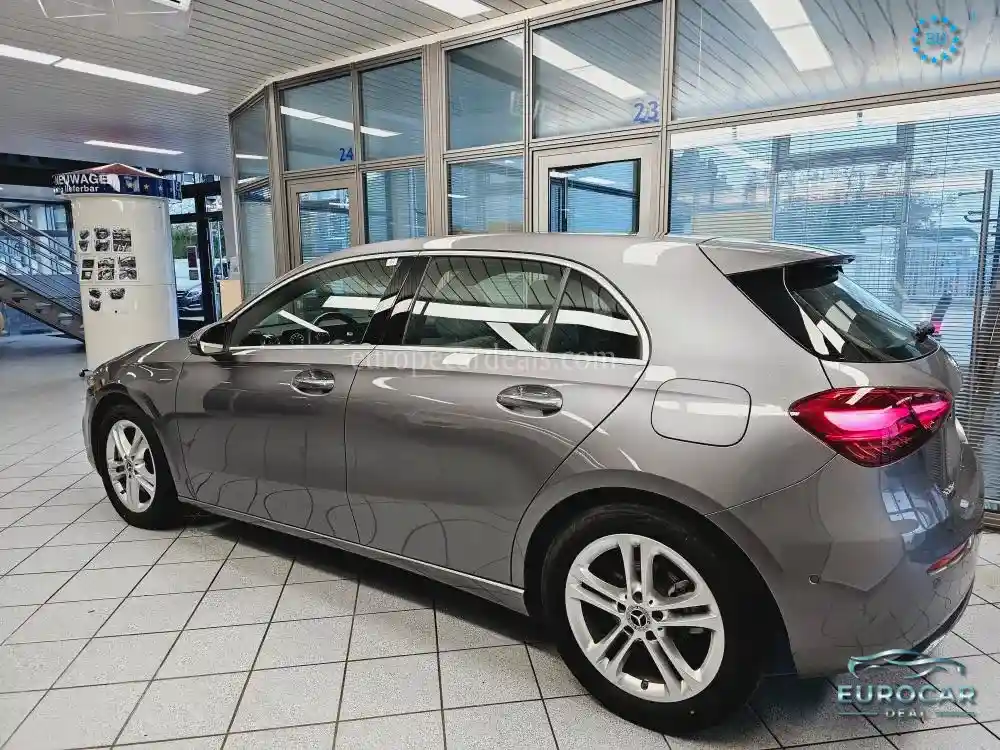 Mercedes-Benz A 220