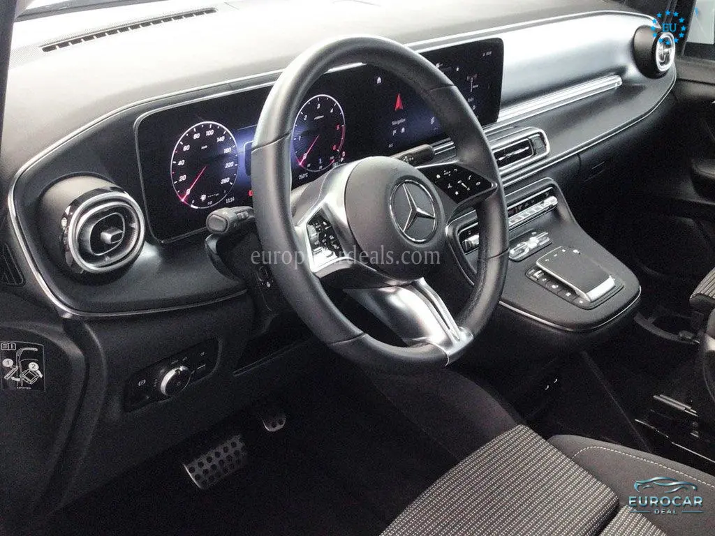 Mercedes-Benz V 220