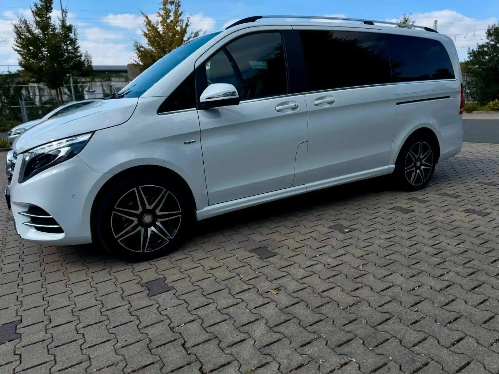 Mercedes-Benz V 250