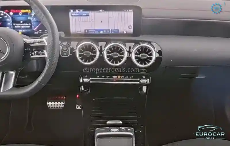 Mercedes-Benz CLA 180