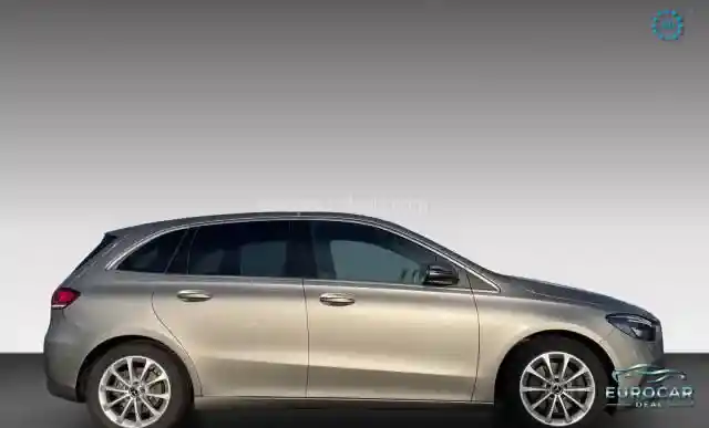 Mercedes-Benz B 220
