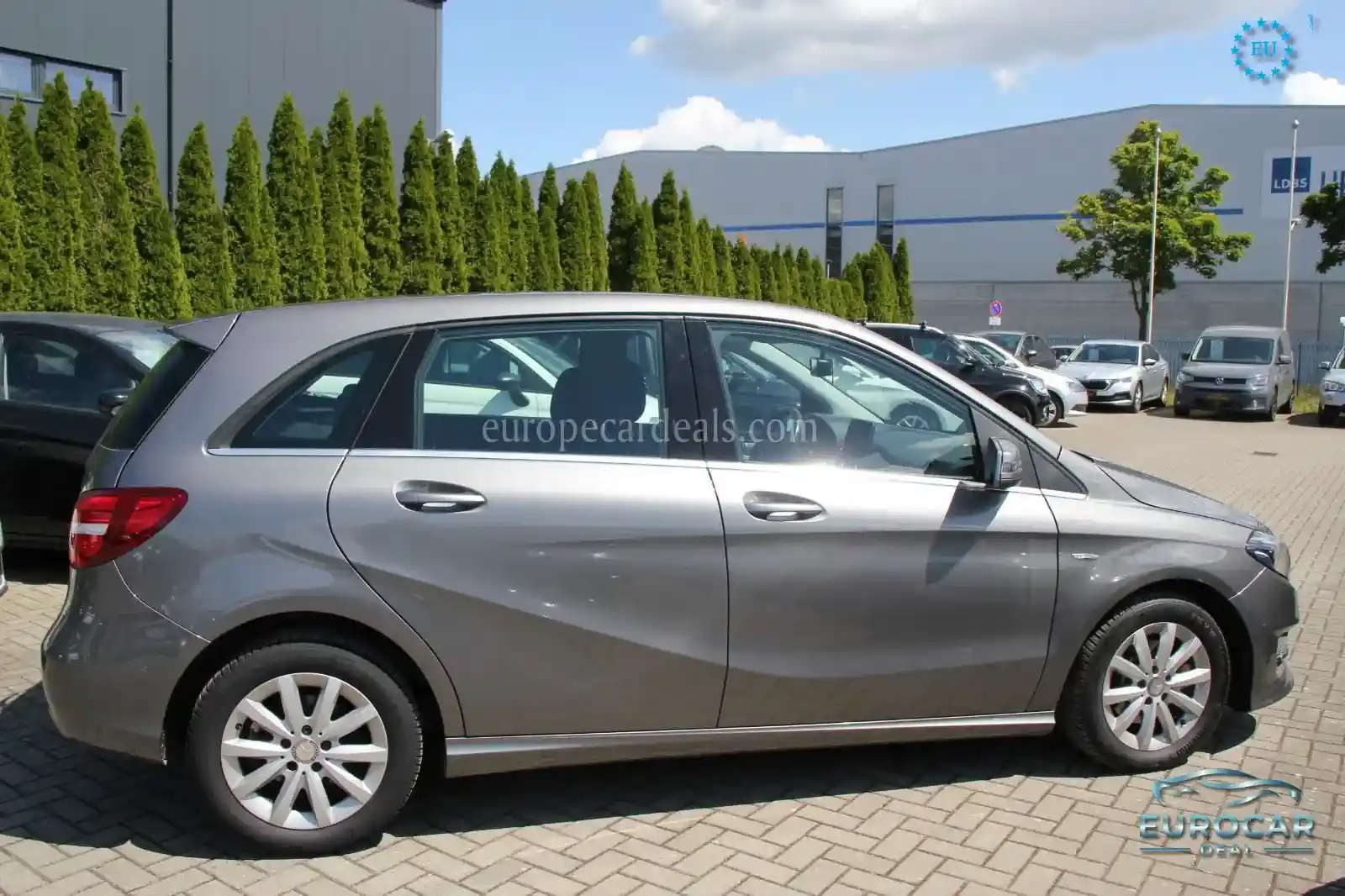 Mercedes-Benz B 180