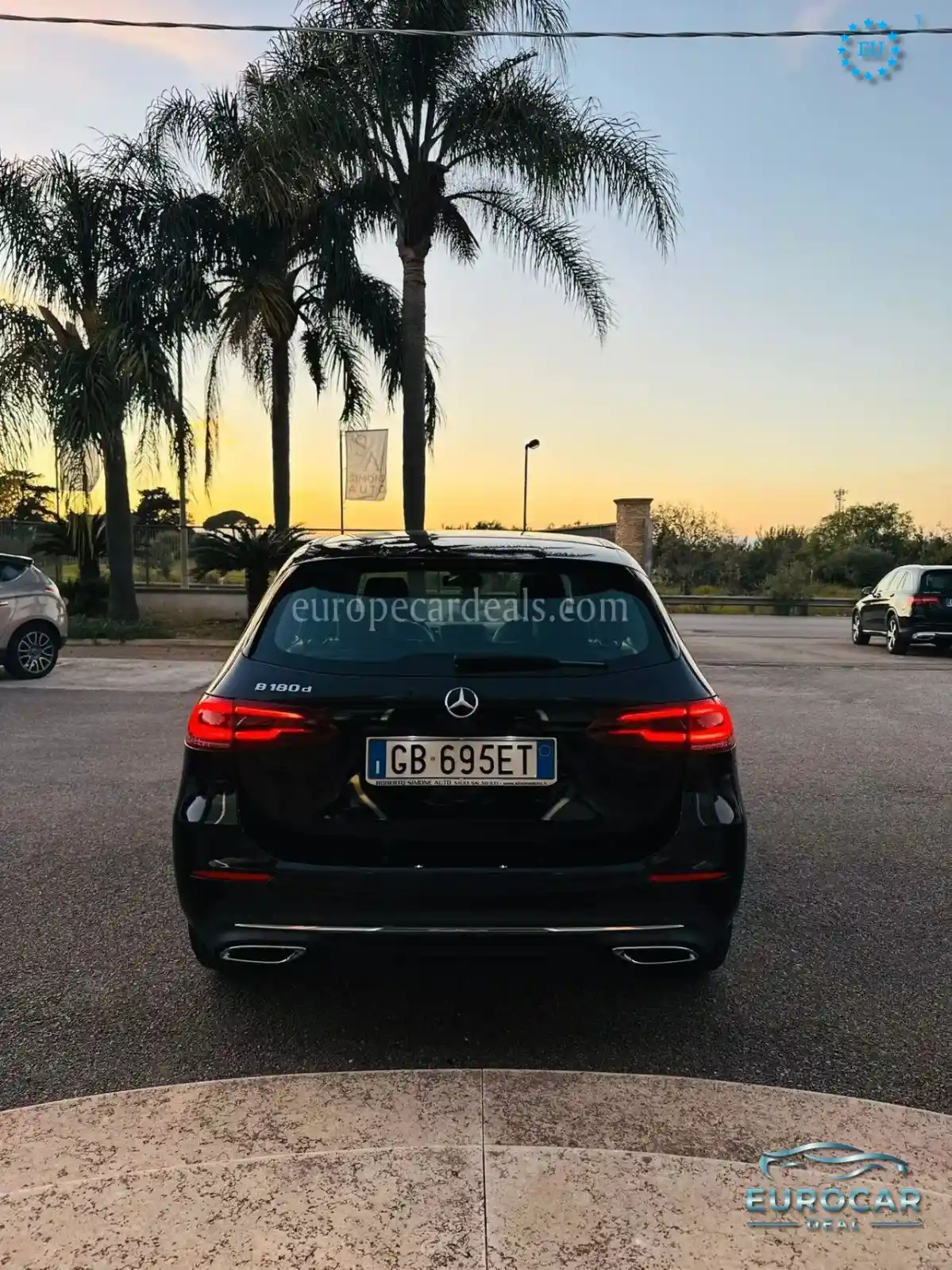 Mercedes-Benz B 180
