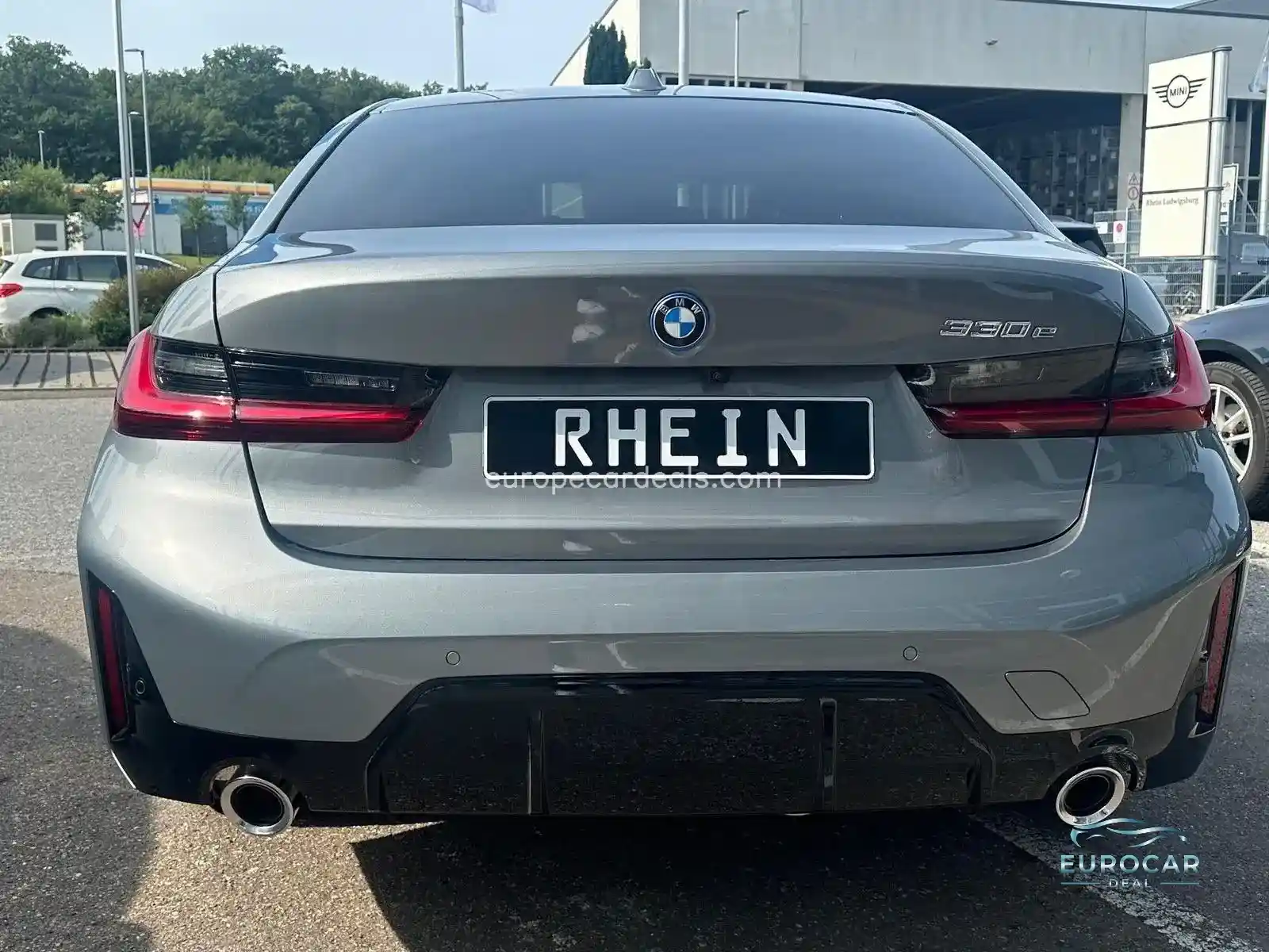 BMW 330