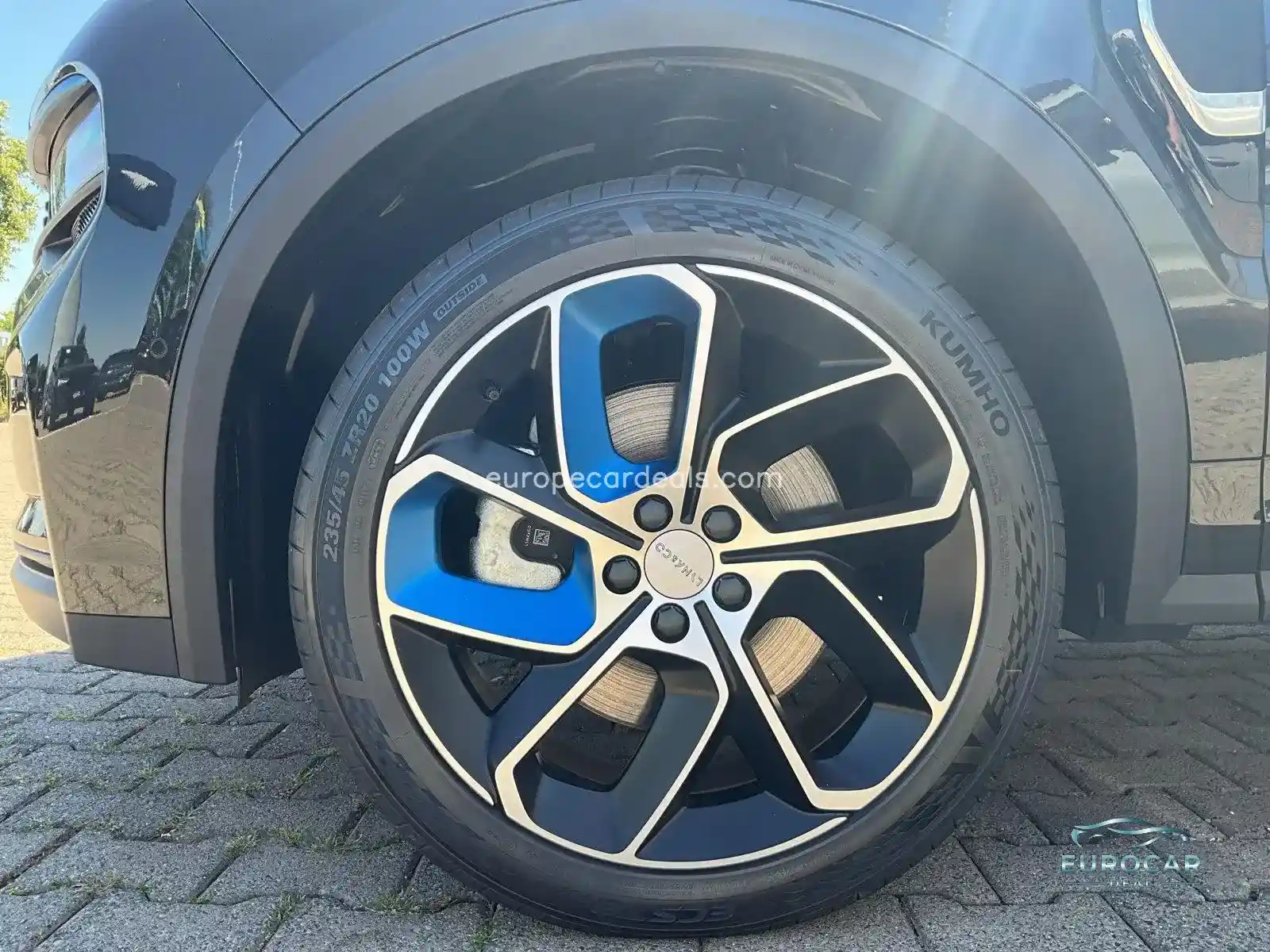 Lynk&Co 01