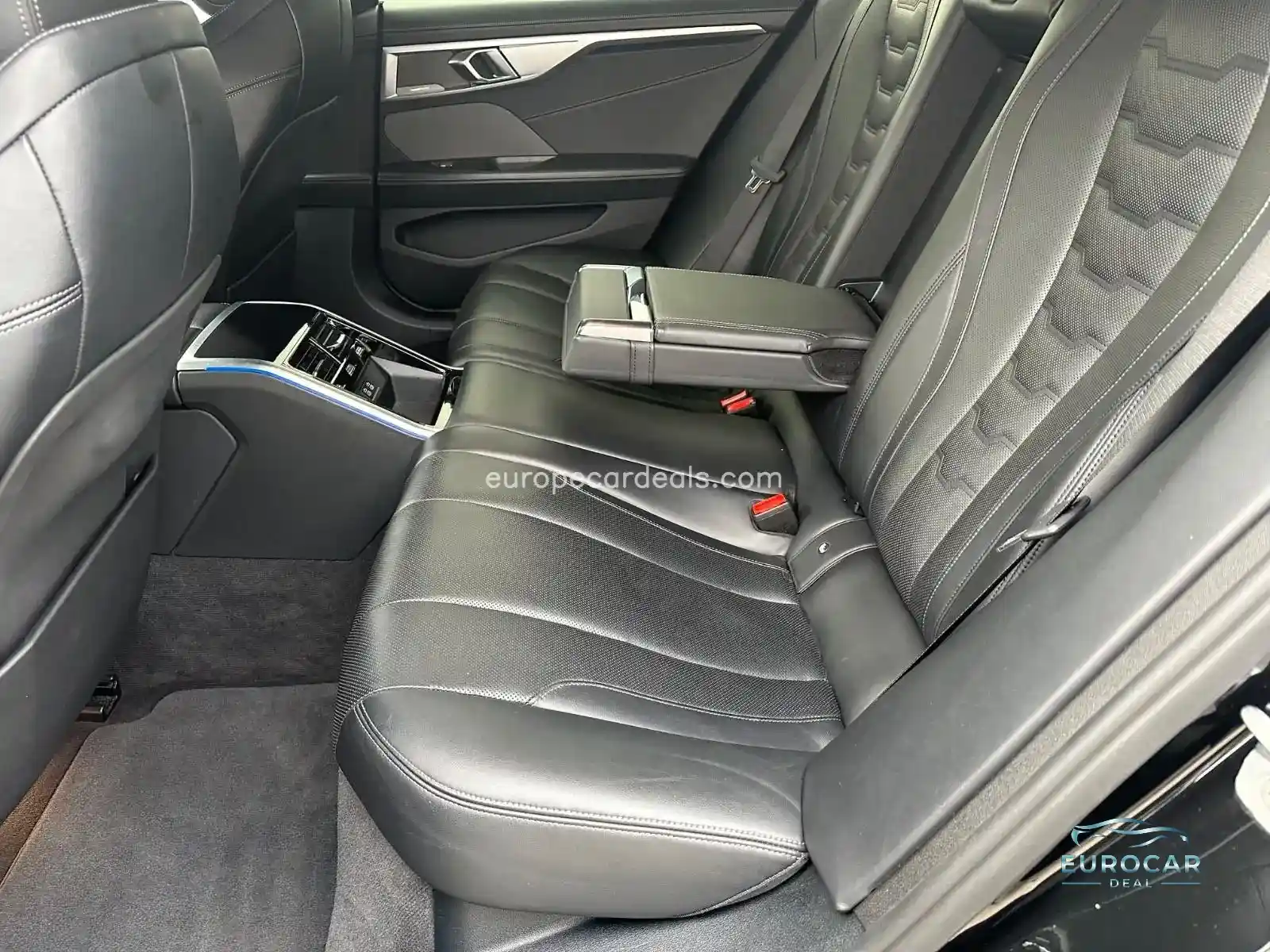BMW 840