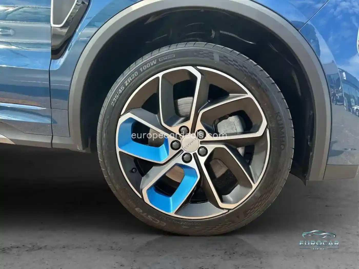 Lynk&Co 01