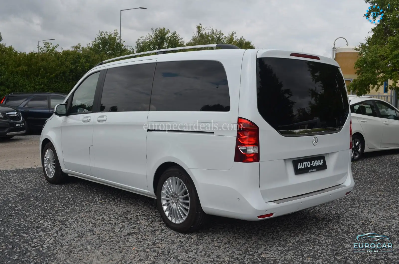 Mercedes-Benz V 220