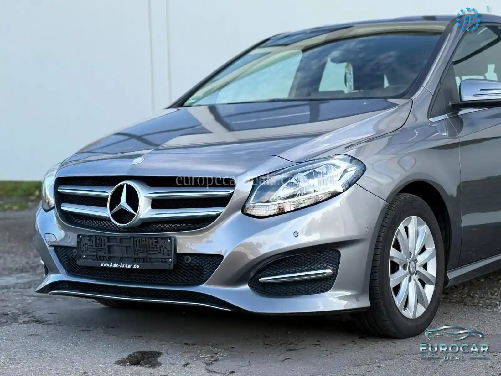 Mercedes-Benz B 180