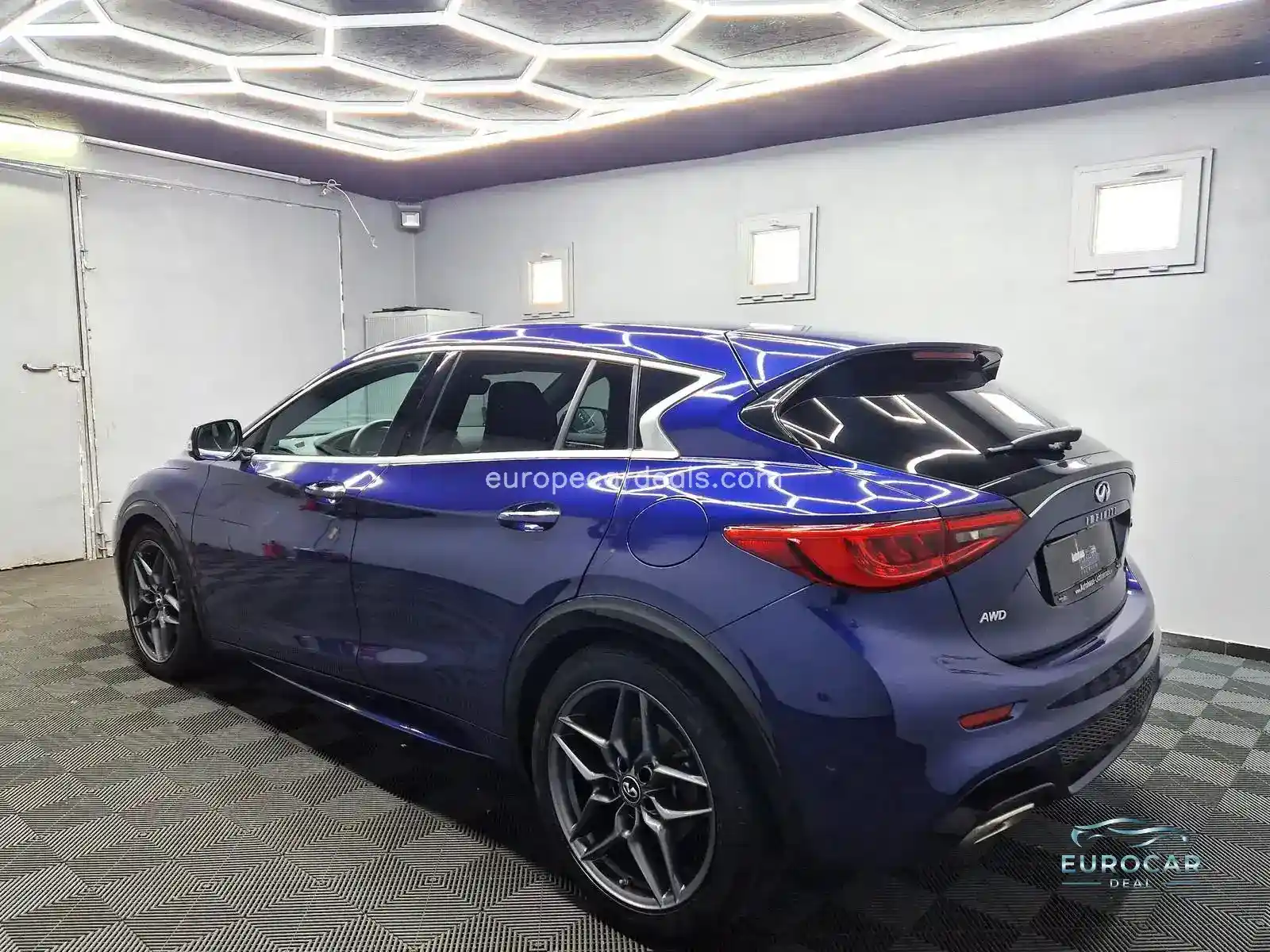 Infiniti Q30