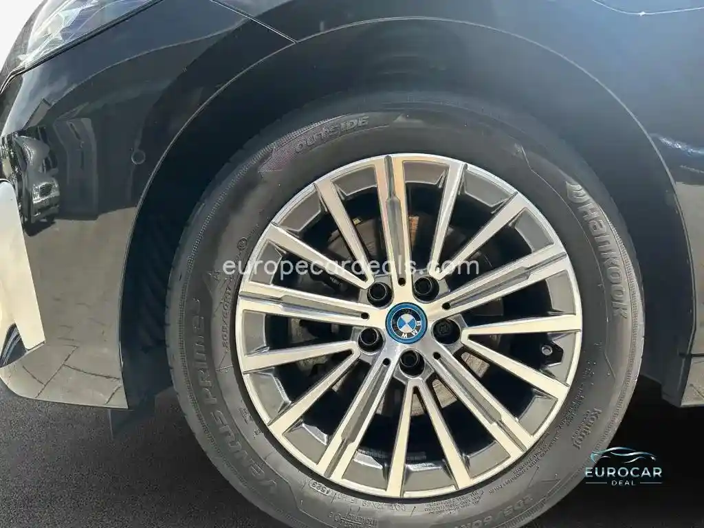 BMW 225