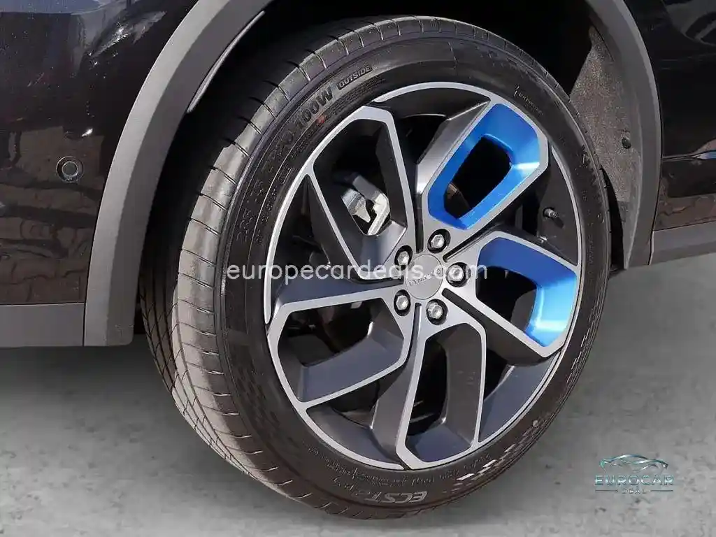 Lynk&Co 01
