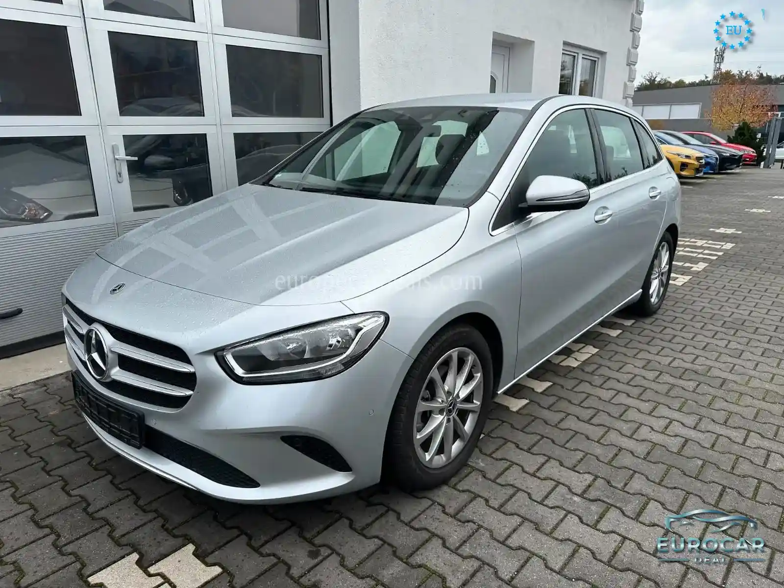 Mercedes-Benz B 180