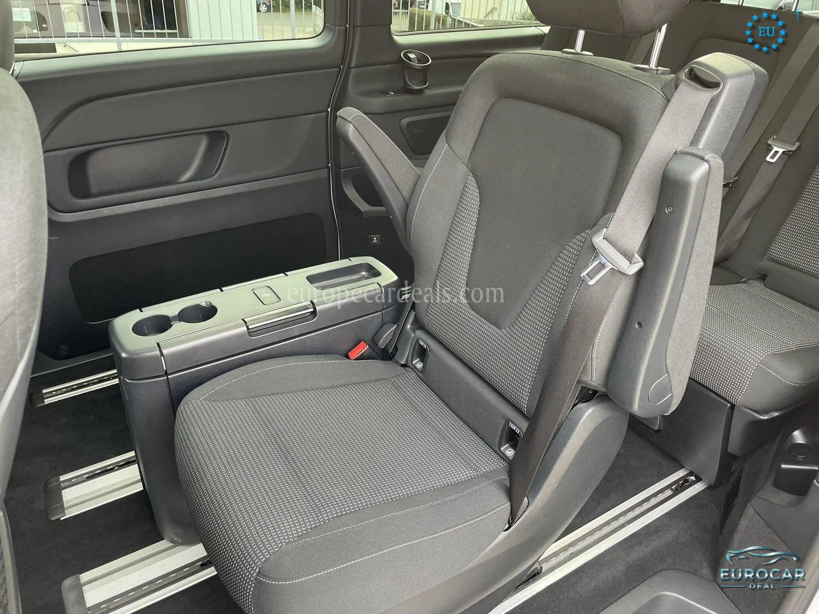 Mercedes-Benz V 220