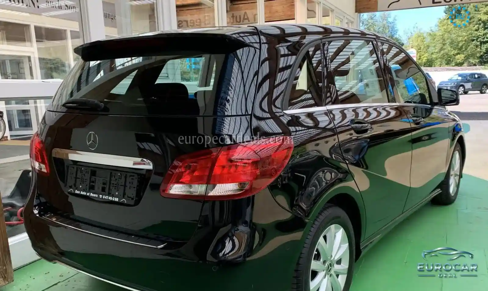 Mercedes-Benz B 180
