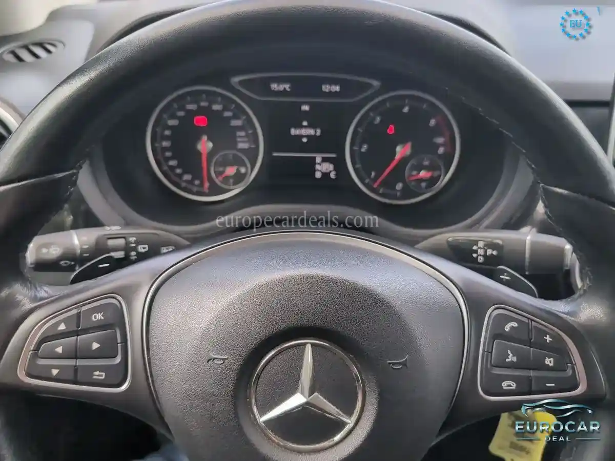 Mercedes-Benz B 220