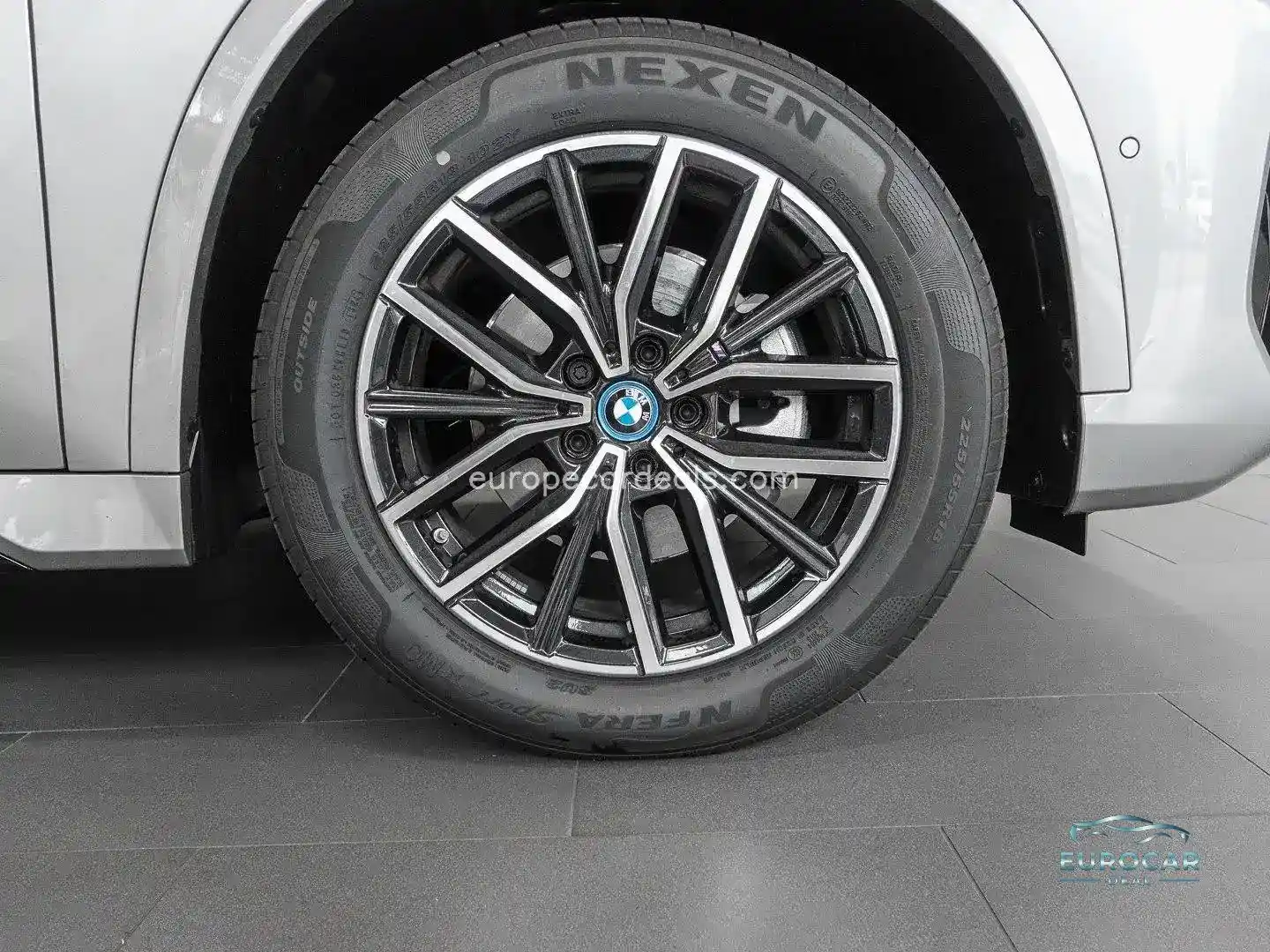 BMW iX1
