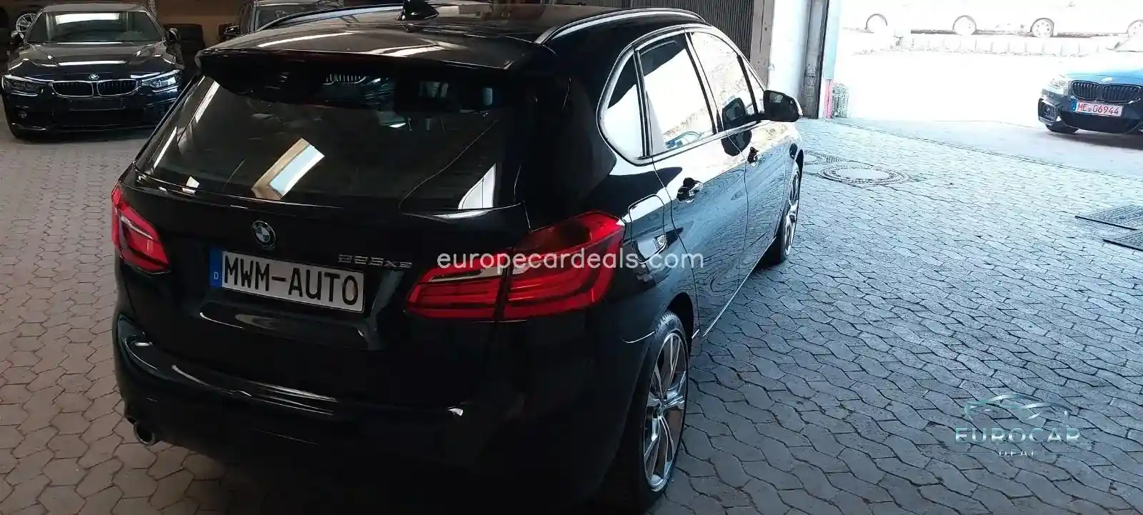 BMW 225