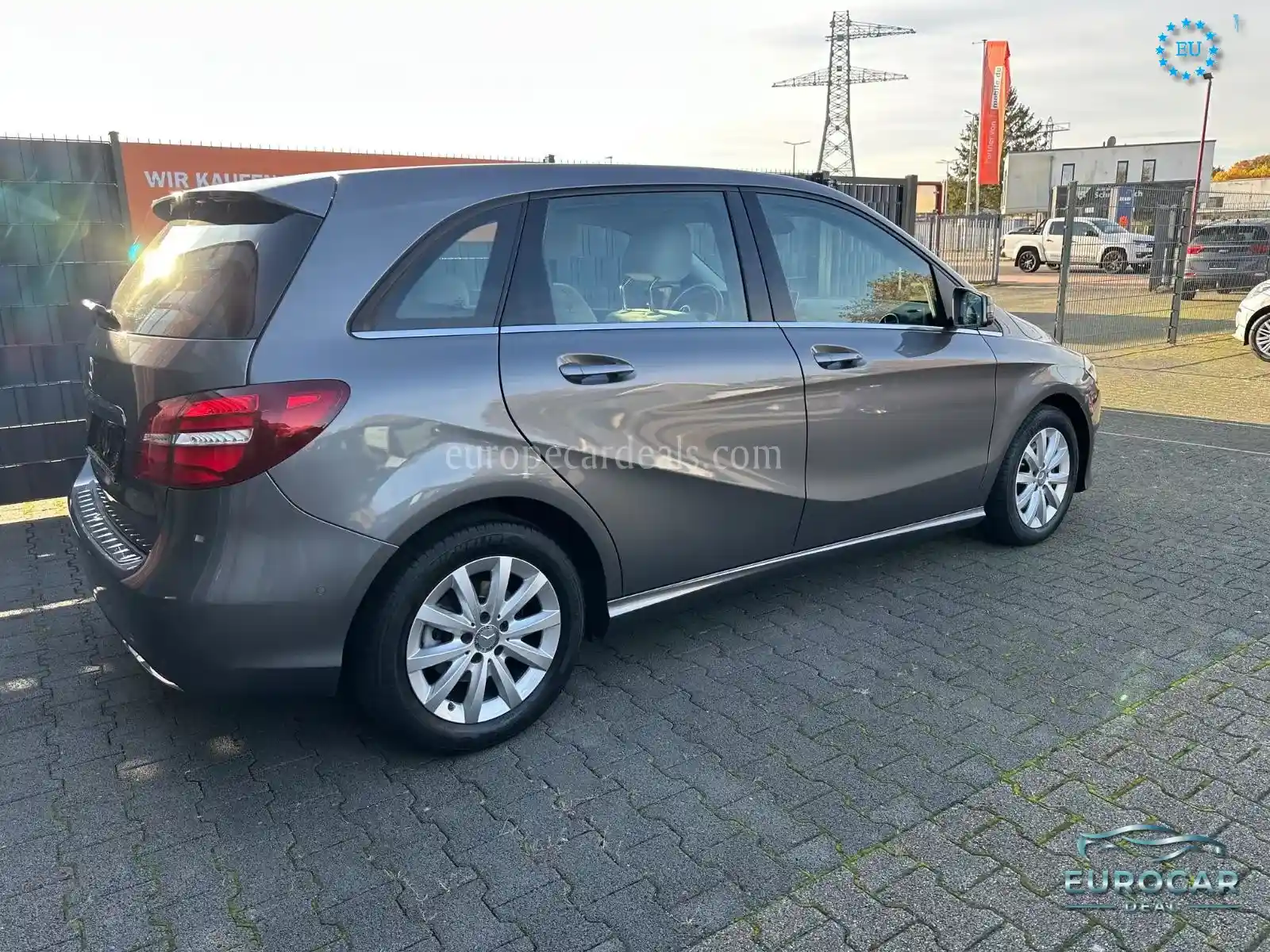 Mercedes-Benz B 180