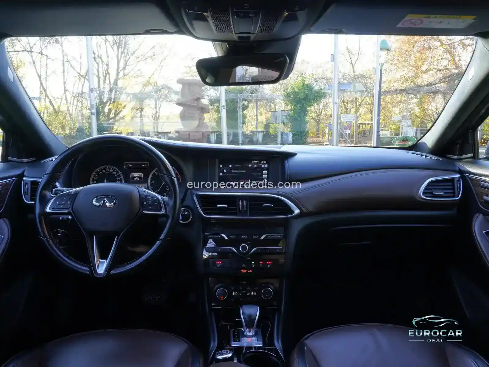 Infiniti QX30