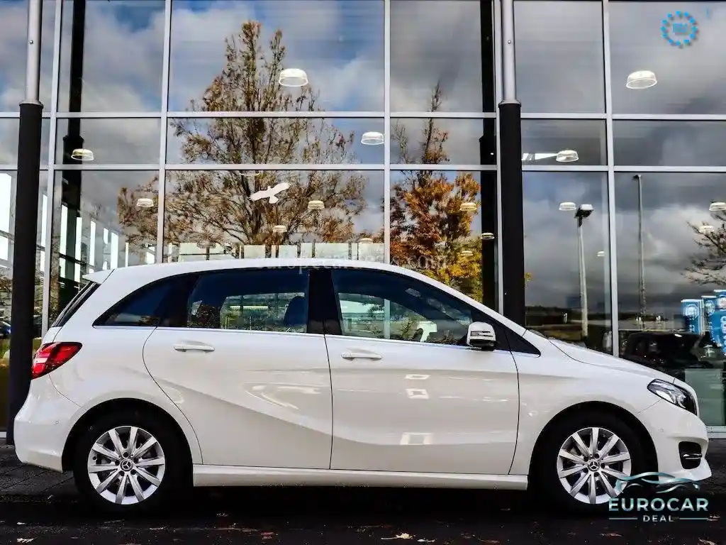 Mercedes-Benz B 180