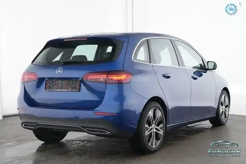 Mercedes-Benz B 220