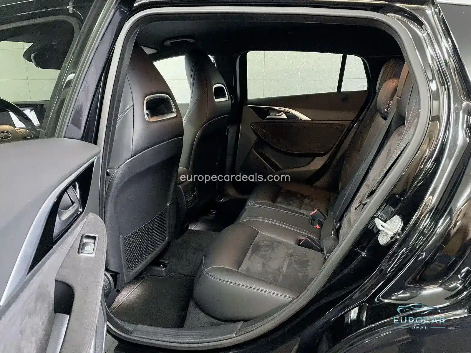 Infiniti Q30