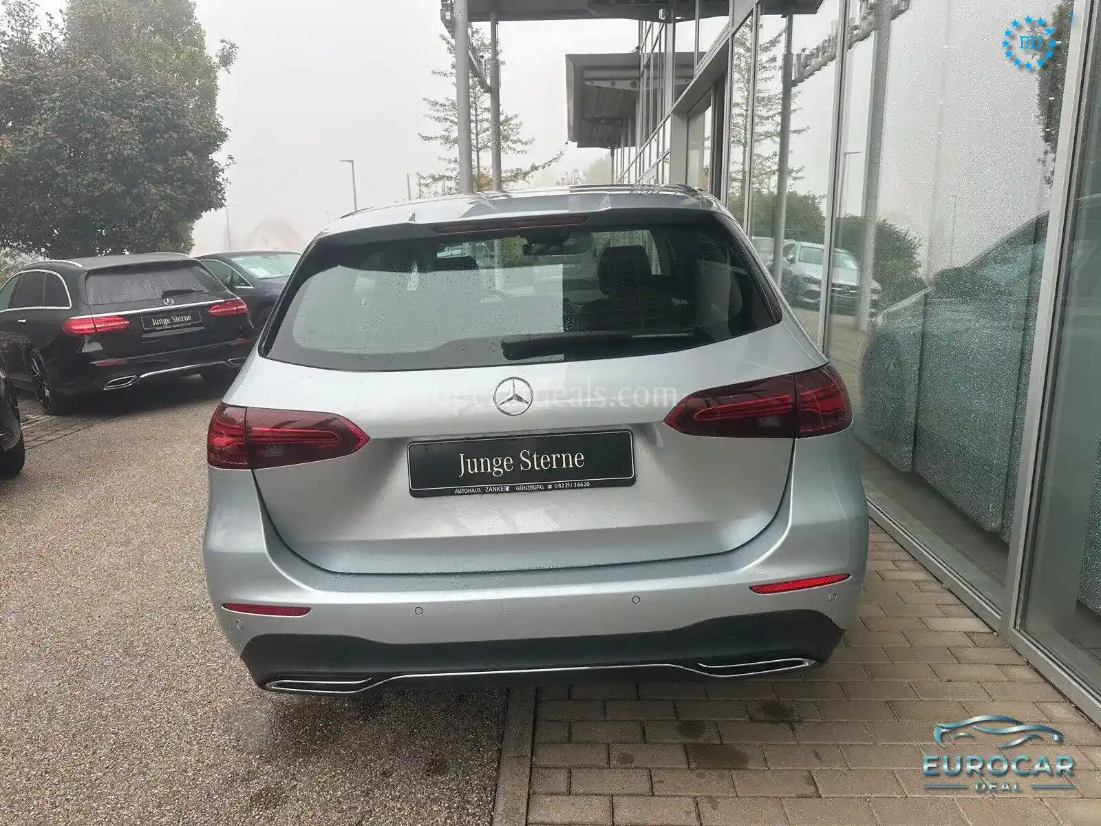 Mercedes-Benz B 180