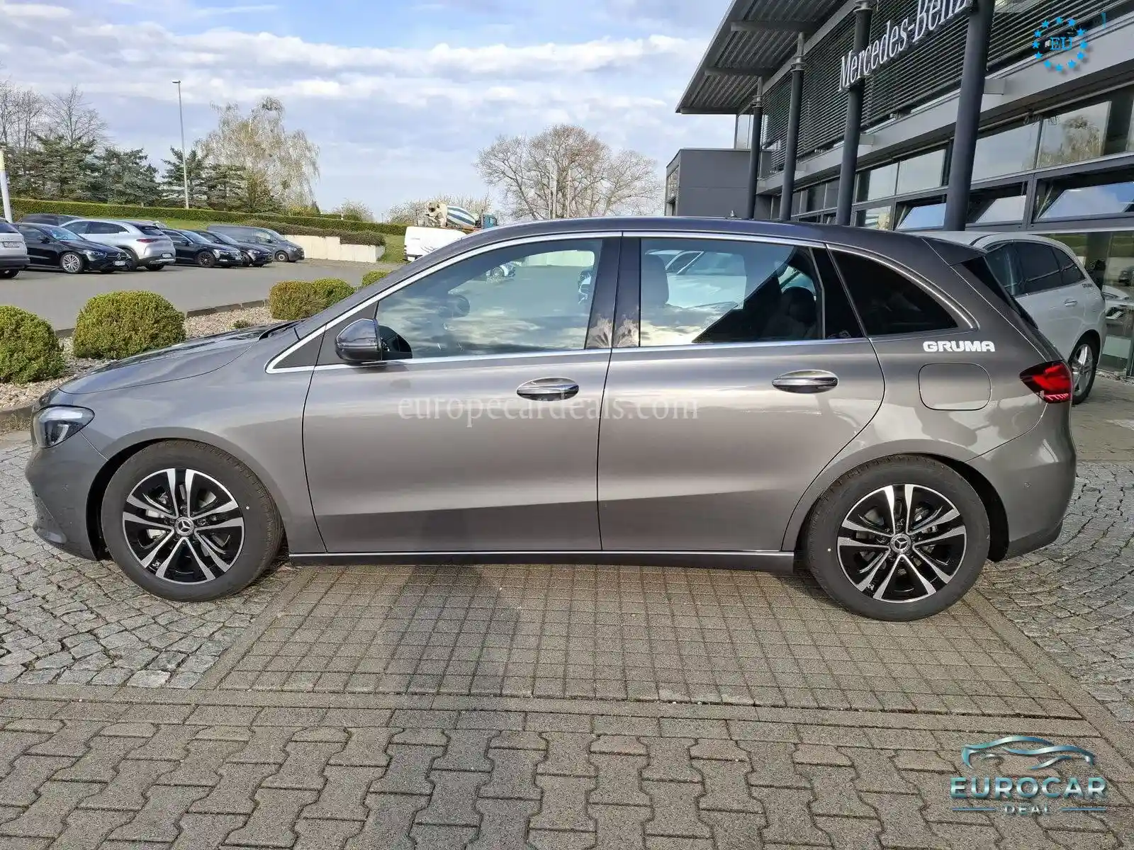 Mercedes-Benz B 180