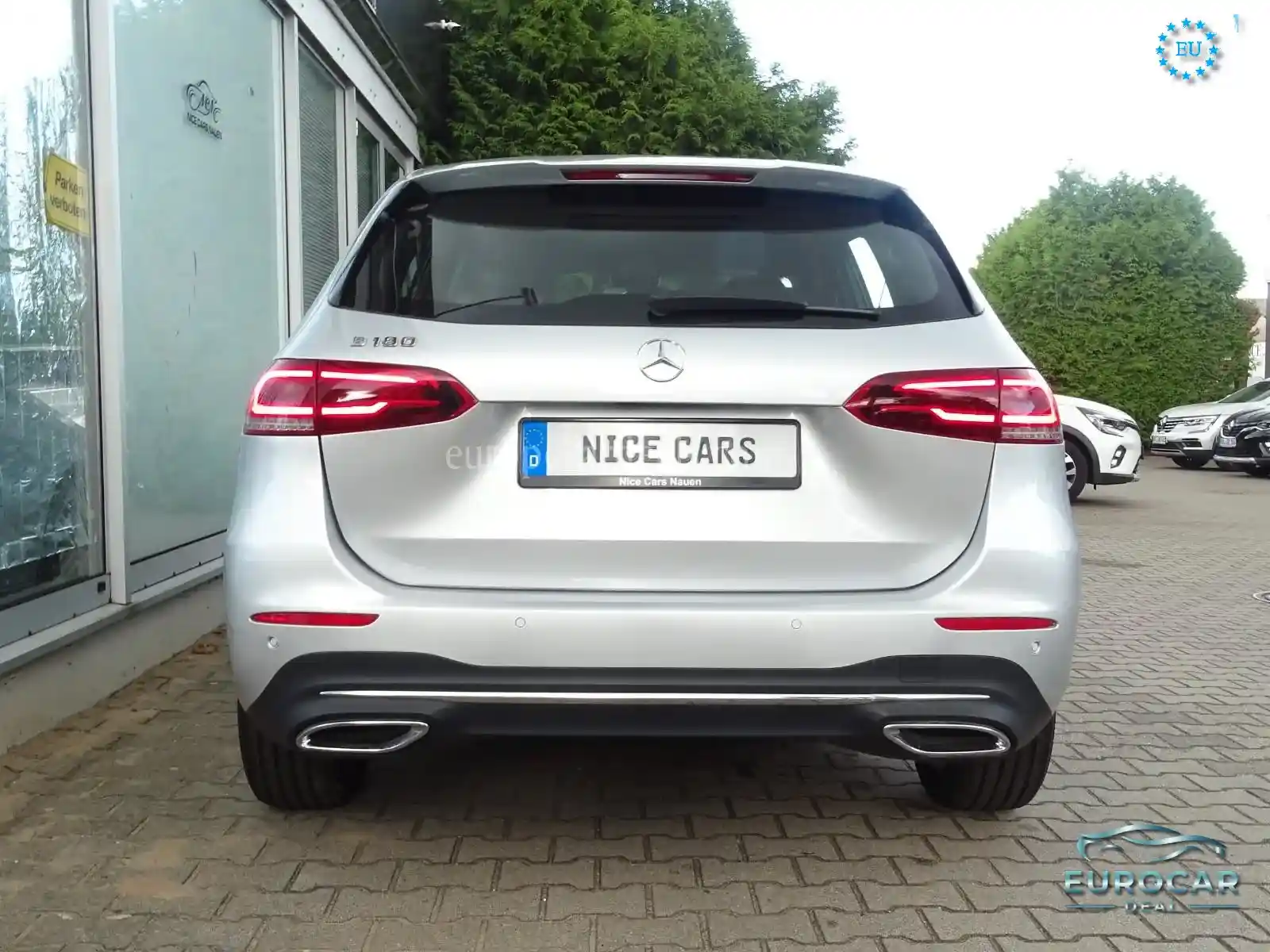Mercedes-Benz B 180