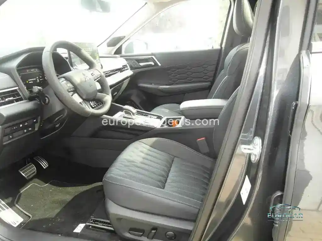 Mitsubishi Plug-in Hybrid Outlander
