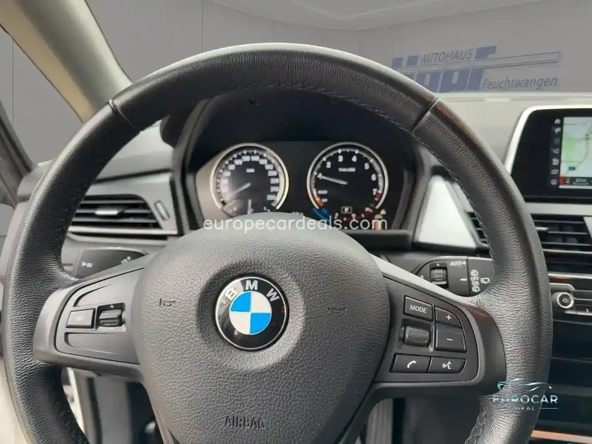 BMW 218