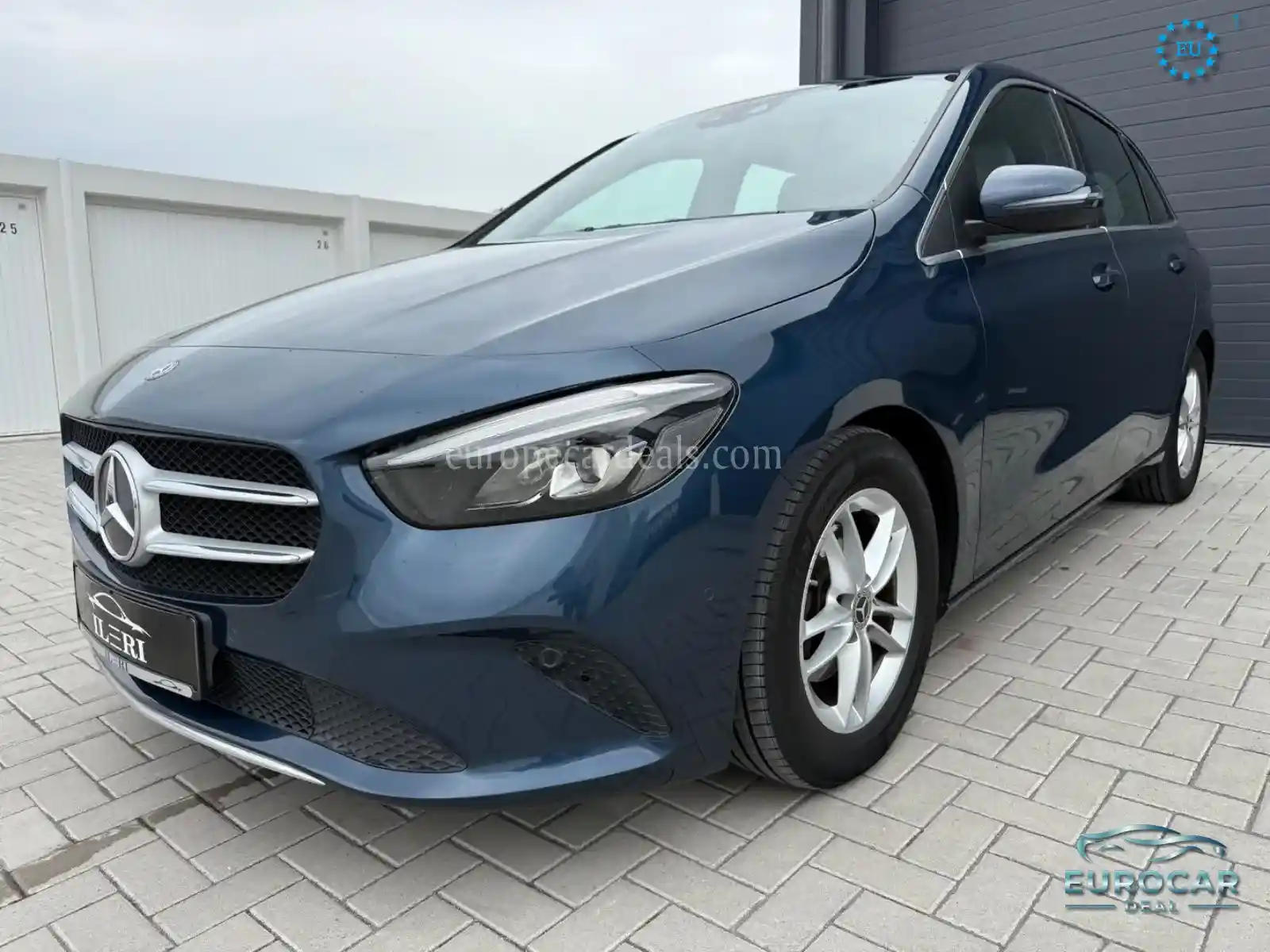 Mercedes-Benz B 180