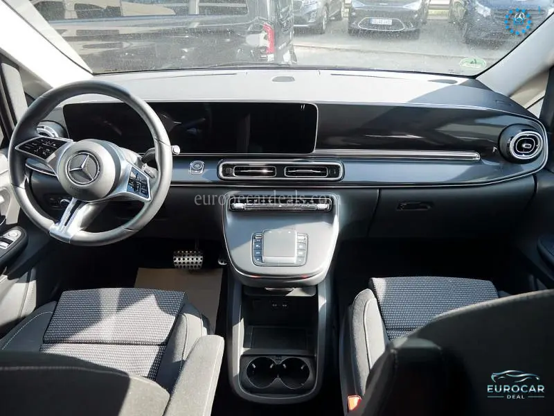 Mercedes-Benz V 220