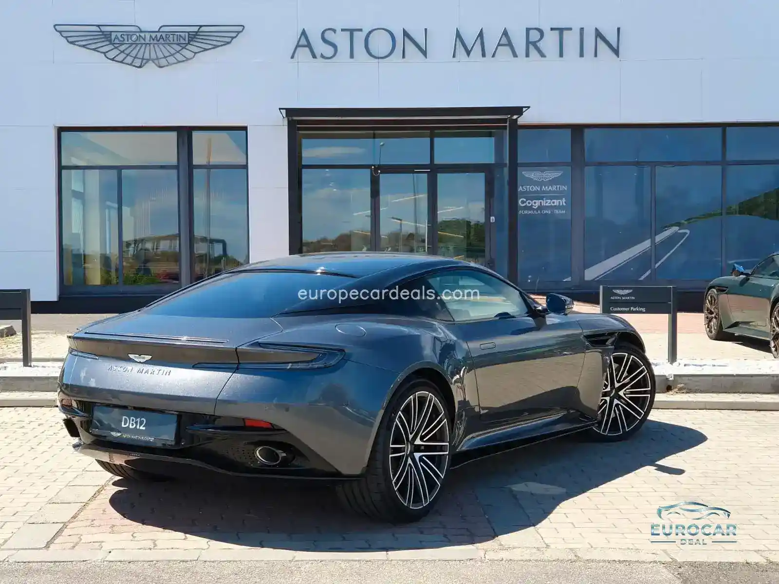 Aston Martin DB12