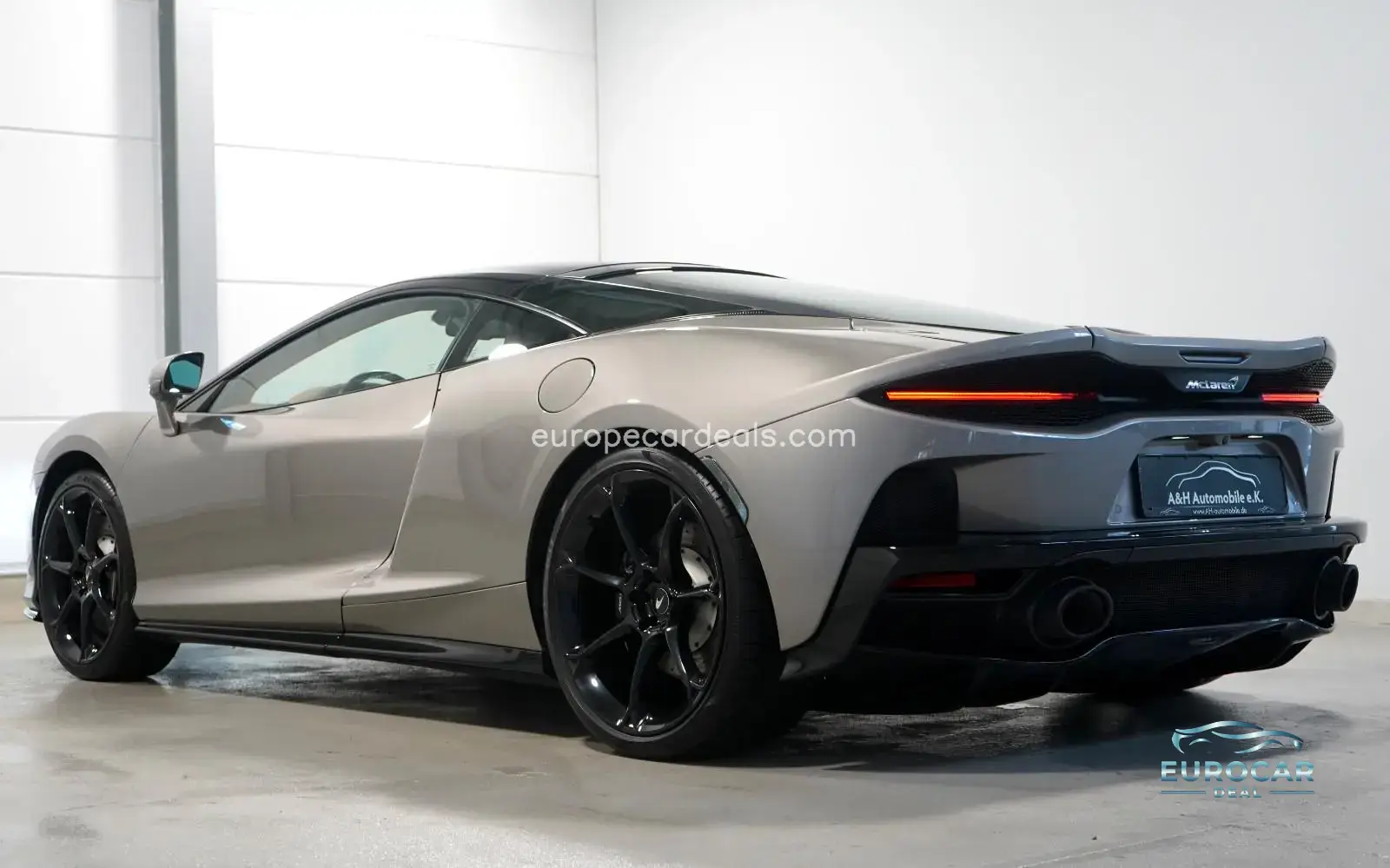 McLaren GT
