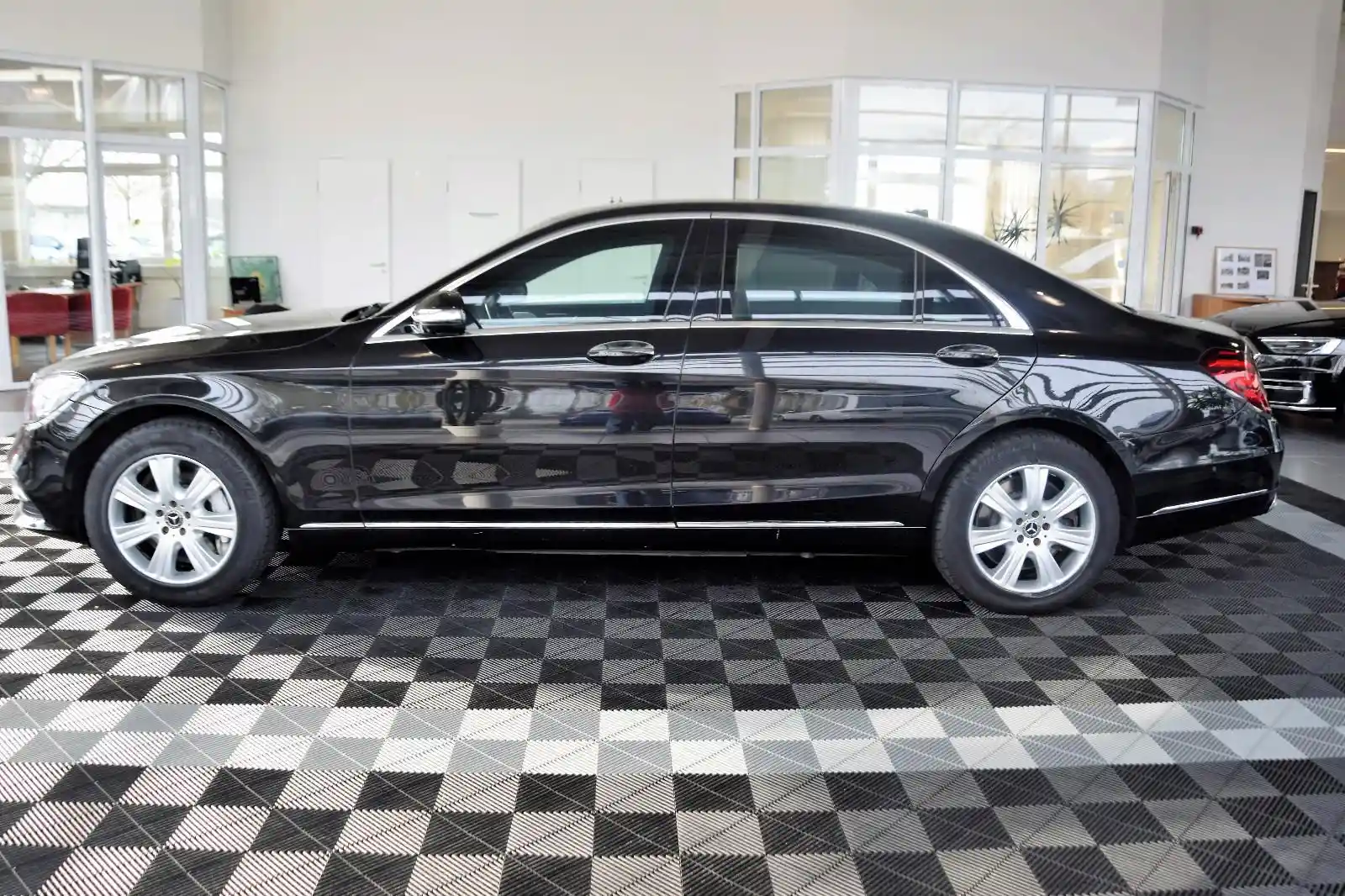Mercedes-Benz S 600