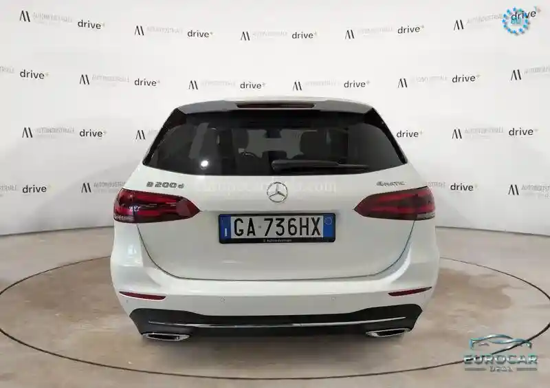 Mercedes-Benz B 200