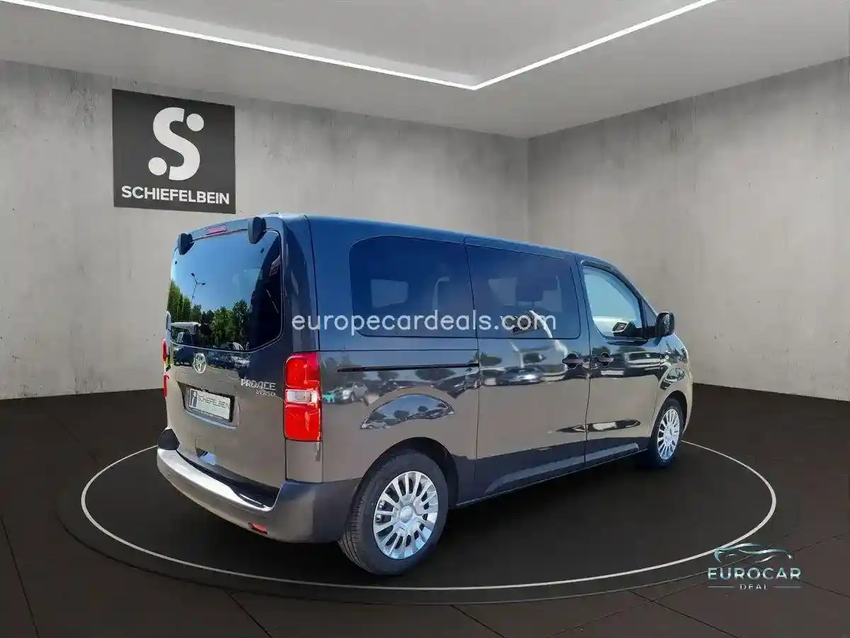 Toyota Proace (Verso)