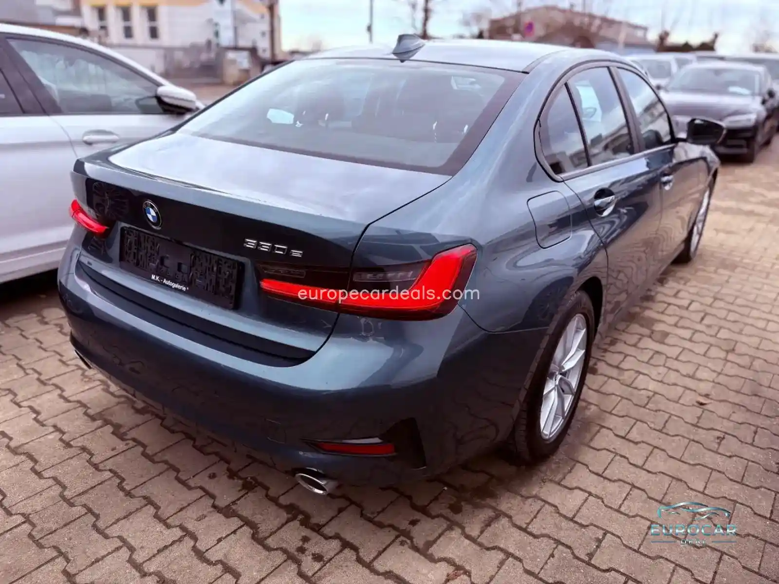 BMW 330