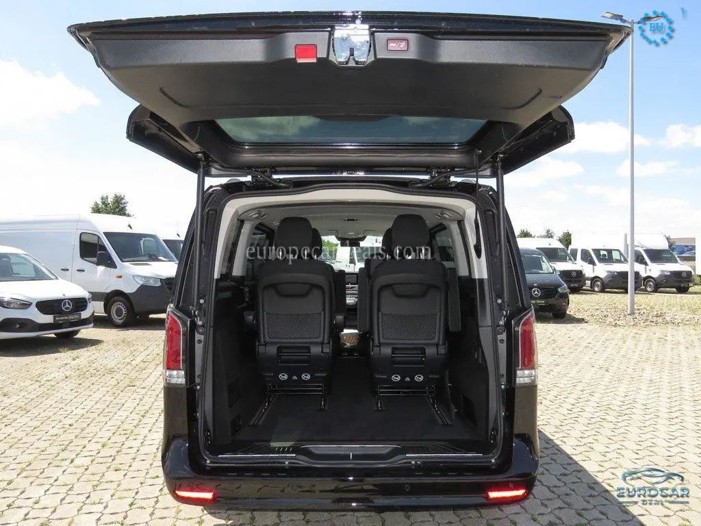 Mercedes-Benz V 220