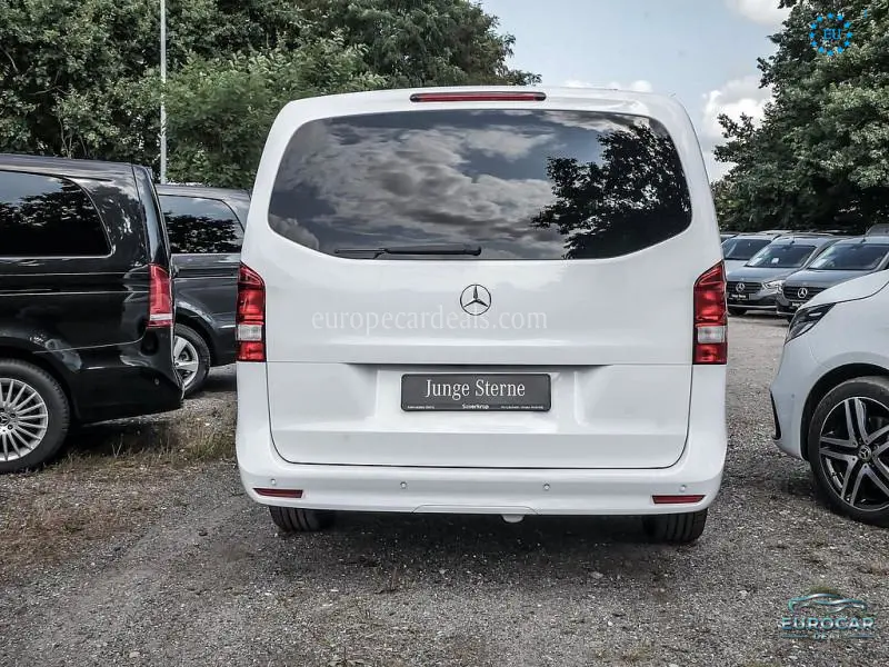 Mercedes-Benz V 220