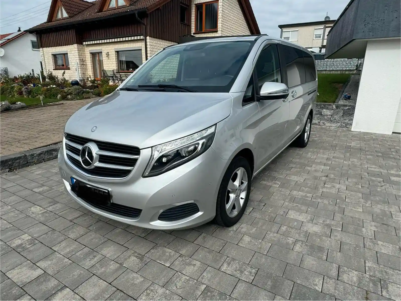 Mercedes-Benz V 250