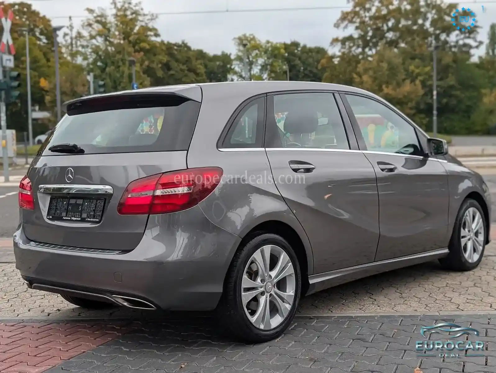 Mercedes-Benz B 180