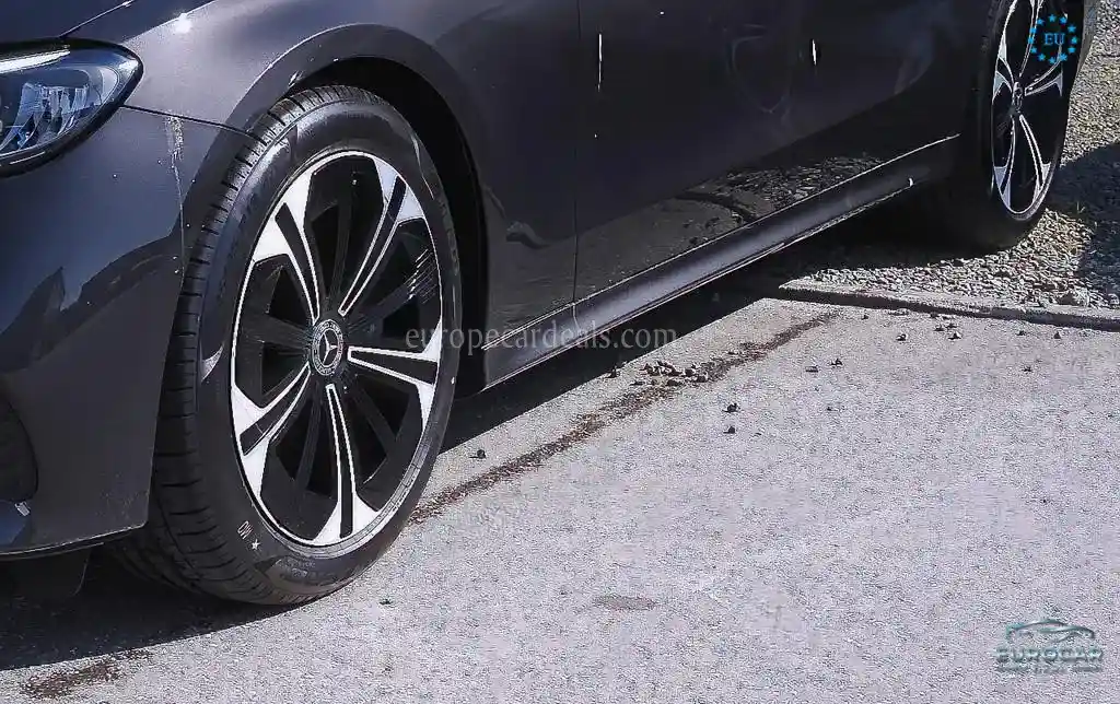 Mercedes-Benz E 300